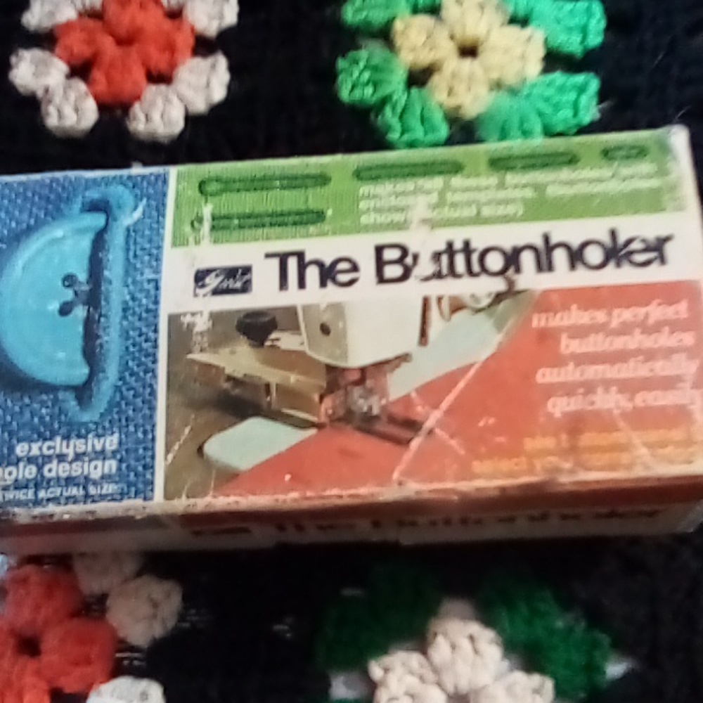 Greist Vintage Buttonholer stitch attachment like new.